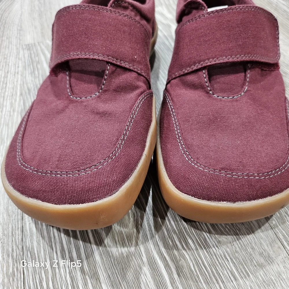 Women’s Casual Velcro Canvas Slip-On Shoe - Burgundy - Picture 9 of 10